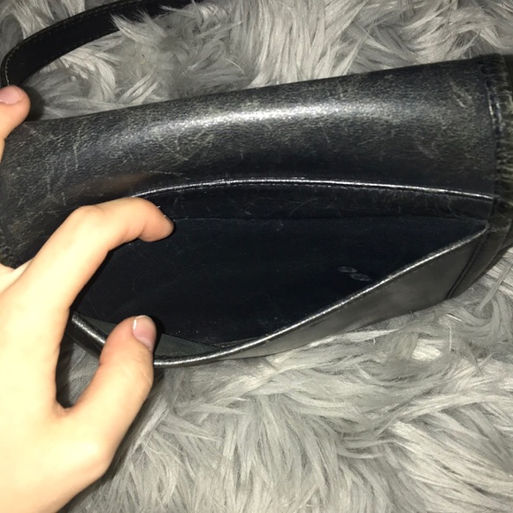 Black leather over the shoulder purse - Picture 3 of 4